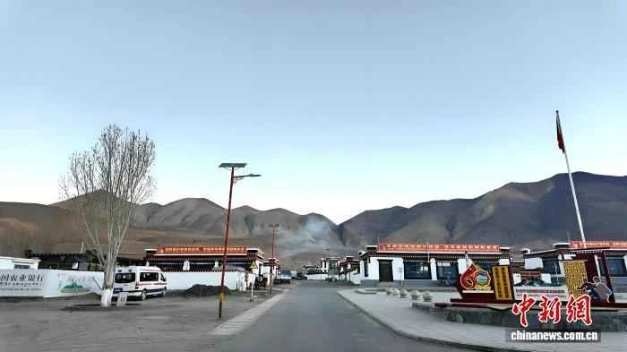 Visiting Tingri, Tibet: New Homes Rise Amidst Ruins